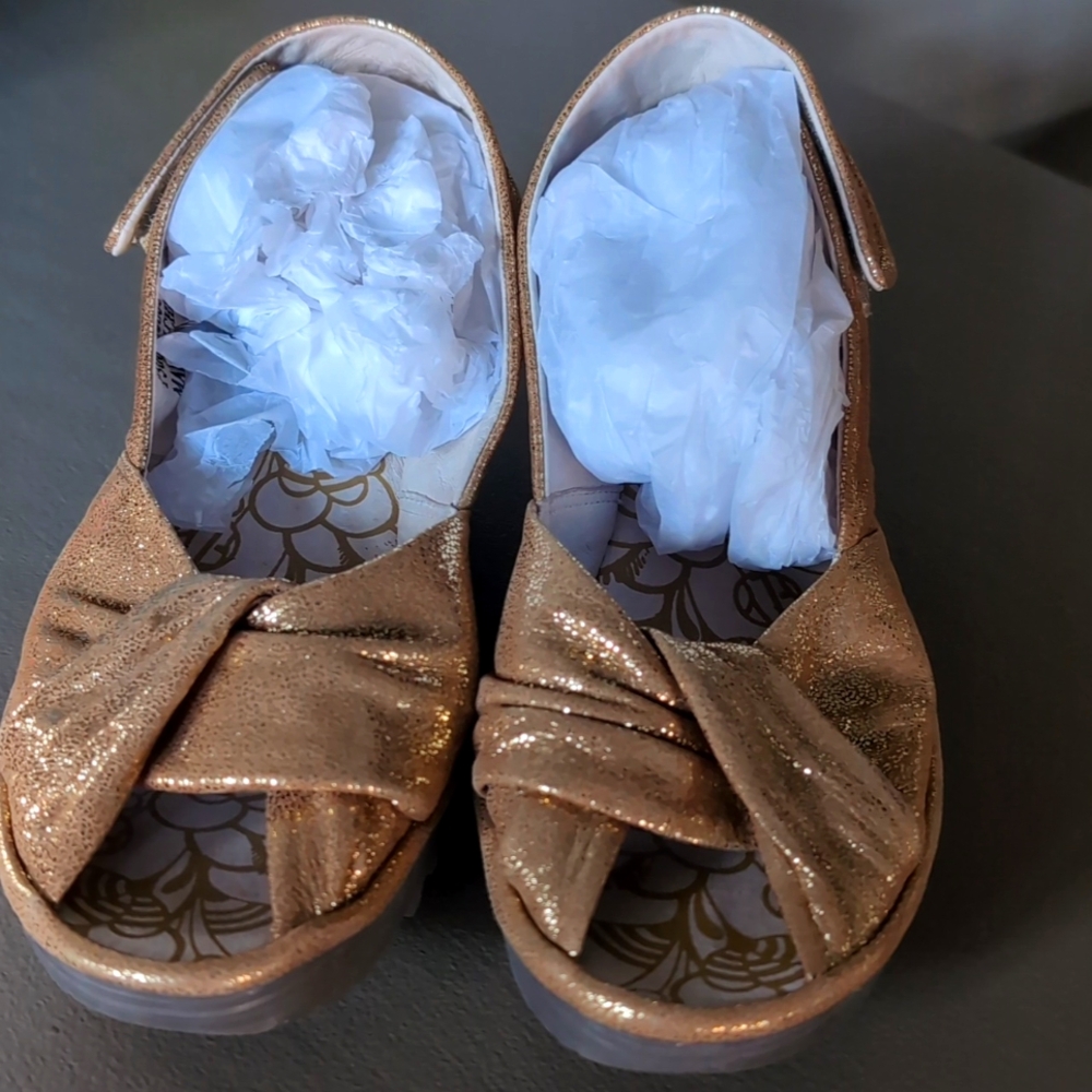 Fly London Women's Gold Slingback Sandals. Only Worn Couple Times